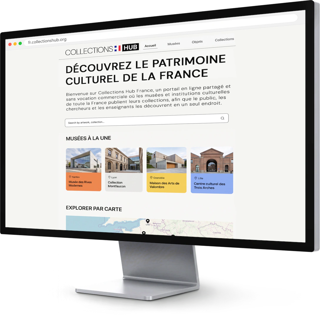 Le portail Collections Hub France dans une fenêtre de navigateur sur un écran de bureau, avec l’adresse fr.collectionshub.org, le titre « Découvrez le patrimoine culturel de la France », un texte d’introduction, un champ de recherche, quatre musées à la une avec leur ville et le début d’une carte.